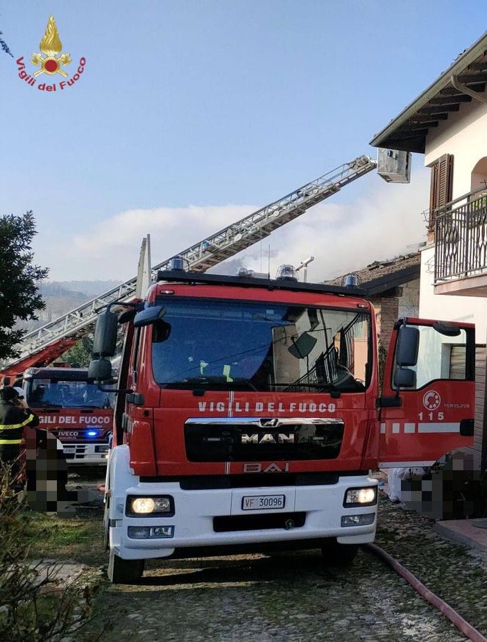 Oltrepò: divorata da un rogo la casa del sindaco di Cecima Oltrepò: divorata da un rogo la casa del sindaco di Cecima