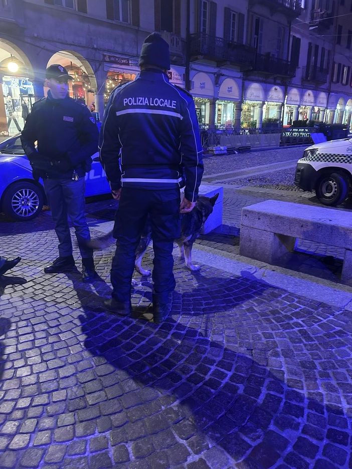 Sicurezza in provincia: in settimana due operazioni di controllo straordinario a Pavia e Vigevano. Rafforzati i presidi nelle aree sensibili e nei luoghi della movida Sicurezza in provincia: in settimana due operazioni di controllo straordinario a Pavia e Vigevano. Rafforzati i presidi nelle aree sensibili e nei luoghi della movida