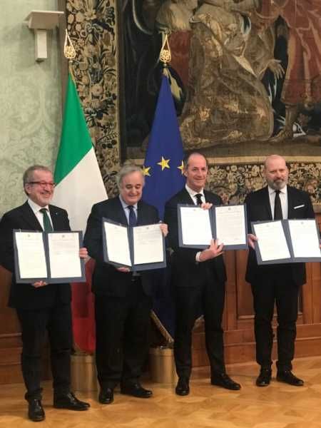 Maroni chiude in bellezza portandosi a casa l’autonomia Maroni chiude in bellezza portandosi a casa l’autonomia