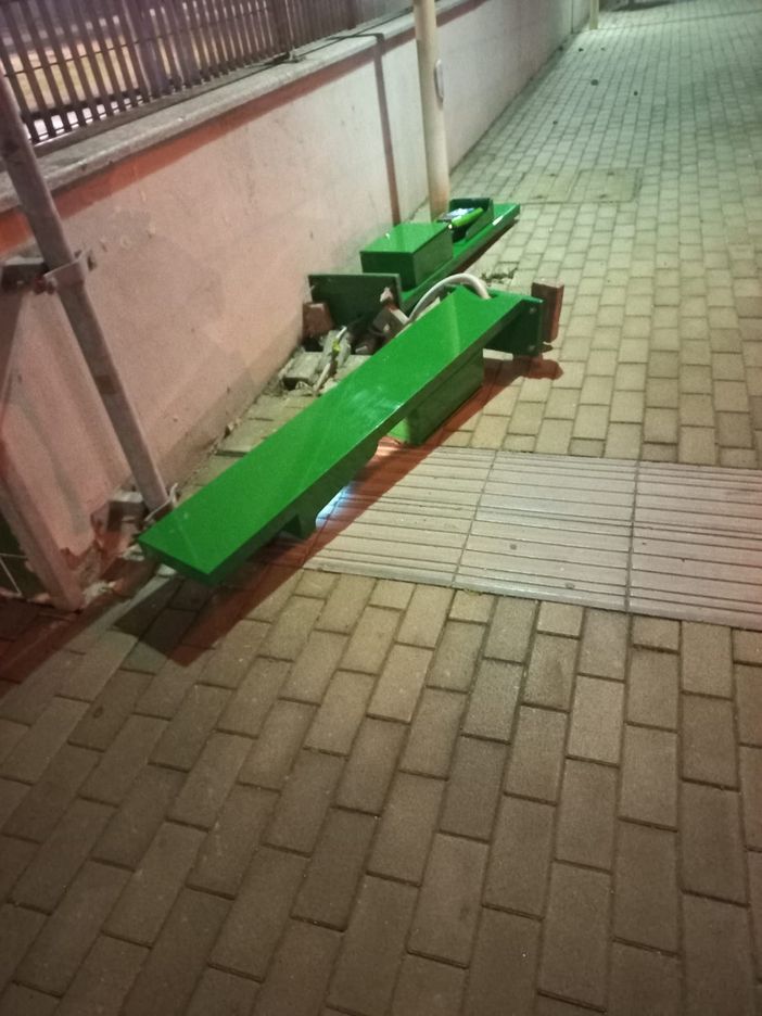 Parona: vandalizzate quattro convalidatrici di nuova generazione alla stazione, danni per oltre 13mila euro