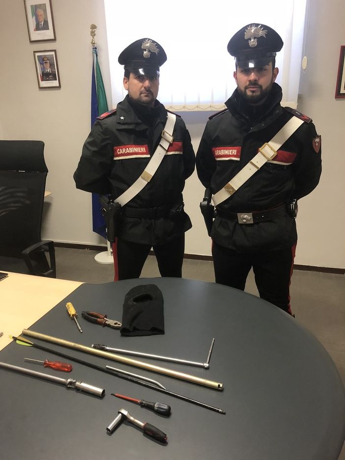 Sventati furti in appartamento fra Voghera e Casei Gerola