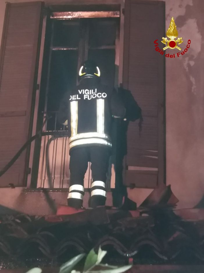 Oltrepò: tragedia a Portalbera incendio in un'abitazione, muore un 81enne Oltrepò: tragedia a Portalbera incendio in un'abitazione, muore un 81enne