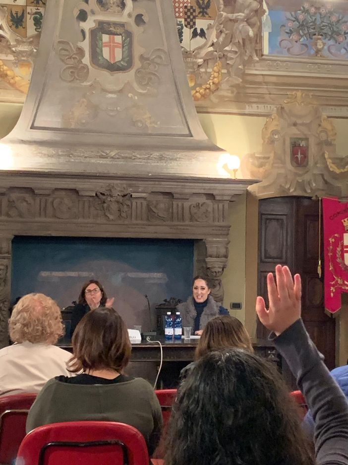 Gambolò, Chiara Moscardelli ospite alla Rassegna Letteraria tra divertimento e stereotipi da sfatare