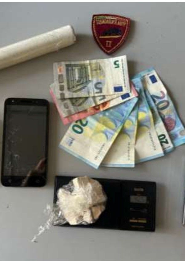 San Genesio: fermato con 90 grammi di stupefacenti, aggredisce gli agenti. In manette pusher 20enne