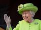 A Elisabetta II piaceva lavare i piatti: lo fece per Cameron e la Thatcher