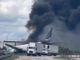 Aereo Boeing 767 cargo di Amazon esce di pista, si schianta e prende fuoco a Miami: "Almeno 5 morti"