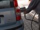 Caro carburanti, taglio delle accise ma i prezzi di benzina e diesel salgono ancora: ecco cosa sta succedendo