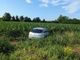 Magenta, auto rubata e abbandonata in un campo di granoturco a Pontevecchio: beffa per l’agricoltore che non può irrigare