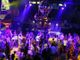 Riaprono le discoteche ma si balla a due metri ed è meglio prenotare