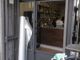 Magenta, spaccano l’ingresso del bar &quot;Tra Noi&quot; e fuggono con i soldi in cassa: caccia ai ladri