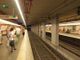 Milano, spinge ragazza sui binari della metro: arrestato
