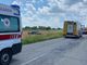 Gambarana: escono di strada con l'auto sulla provinciale 4, illese due persone