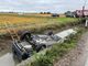 Valeggio: esce di strada con l'auto sulla provinciale e si ribalta in un fosso, 24enne trasportato in ospedale