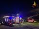 Gropello: tetto divorato dall'incendio, i Vigili del fuoco domano le fiamme dopo diverse ore