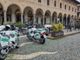 Vigevano: donna 61enne si dà fuoco in piazza Ducale, interviene un avventore