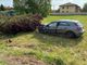 Mede: auto si schianta contro un albero e poi si ribalta, ferito giovane di 27 anni