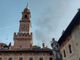 La colonna di fumo si è spinta anche in piazza Ducale