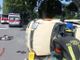 Novara: auto si ribalta in viale Giulio Cesare