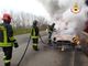 Albuzzano: auto in fiamme sulla provinciale 235, conducente illesa