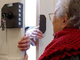 Truffatori a Magenta tentano di raggirare una signora di 84 anni, ma lei risponde a tono e li mette in fuga