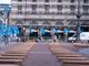 Le bare in piazza della Scala a Milano