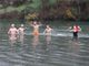 Nella foto il bagno gelido nelle acque del torrente Agogna per il Capodanno 2023