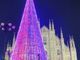 Milano, da ieri sera l’albero in Duomo: fatto con 80mila luci a Led