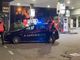 Follia sul lago Maggiore: danneggia decine di auto e punta un fucile contro i carabinieri, arrestato uno svizzero