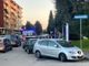 Magenta, caduta in piazza Kennedy: donna finisce al pronto soccorso