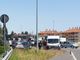 Corbetta: incidente alla rotonda dell’Esselunga, due auto fuori strada