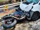 La motocicletta incidentata dopo lo schianto sulla Napoleona