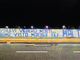 Alcuni ultrà del Napoli espongono un vergognoso striscione contro Maroni