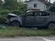 Automobilista si schianta sulla SS11 a Pontenuovo di Magenta, il veicolo prende fuoco