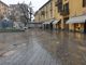 Magenta: pallonate contro le saracinesche dei negozi, rissa sfiorata in piazza Liberazione