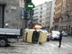 Milano: auto ribaltata in largo Augusto, donna ferita trasferita al Policlinico