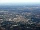 Sole e bel tempo per molti giorni su tutta la regione: qui la bellissima vista dall'alto della nostra provincia con sguardo su Milano nella foto di Mario Chiodetti