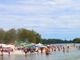 Niente vacanze per il covid? Spiaggette del Ticino prese d’assalto (Foto)