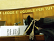 Mette in vendita i cerchi in lega ma viene fregato dall'acquirente che gli sottrae 600 euro