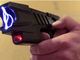 Regione Lombardia: presto i Taser nei Comuni sopra i 100mila abitanti, ‘estendere a quelli di 30mila’