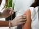 Vaccini per la fascia 12-29 anni: in Lombardia si parte col botto, già 441.478 prenotazioni