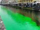 Gli ambientalisti tingono di verde il Naviglio a Milano
