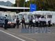 Ore 9.30 del 21 giugno 2015, la gendarmerie erige la sua linea Maginot. Sotto le altre foto di quella mattina