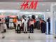 Effetto virus, H&amp;M chiude 8 negozi in Italia