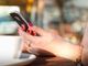 Mantenere la distanza di sicurezza, restare a casa e conoscersi online: è davvero possibile?