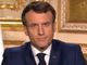 Macron: &quot;Siamo in guerra sanitaria, per 15 giorni non uscite da casa&quot;. Chiuse le frontiere con l'Unione Europea