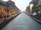 Migliaia di banconote da 100 euro nel Naviglio: occhio, sono false..