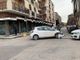Magenta: scontro tra due auto in via Trieste, coinvolti anche due veicoli in sosta