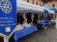 - (FOTOGALLERY) - Vigevano, successo per i volontari dei Rotary Club Vigevanesi in piazza Ducale