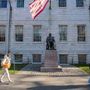 Trump vieta ad Harvard di accettare studenti stranieri, il nuovo attacco