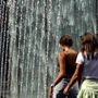 Caldo allenta la morsa nel weekend, oggi ancora allerta rossa in tre città